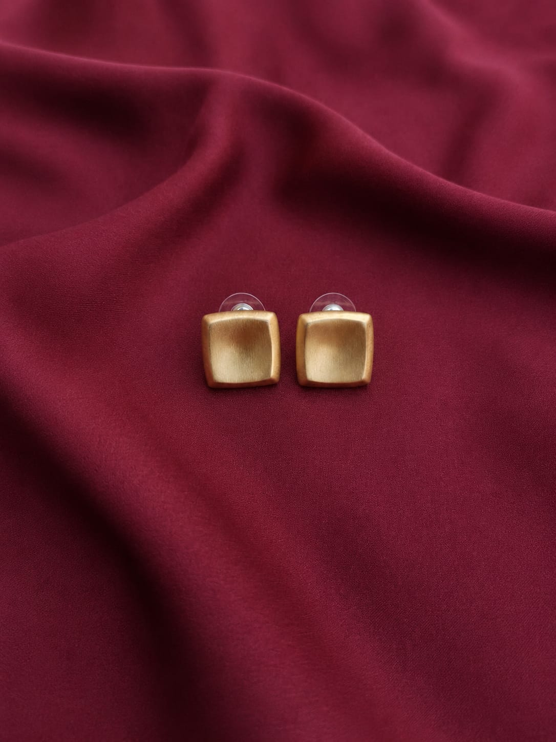 Contemporary Sq. Gold Stud