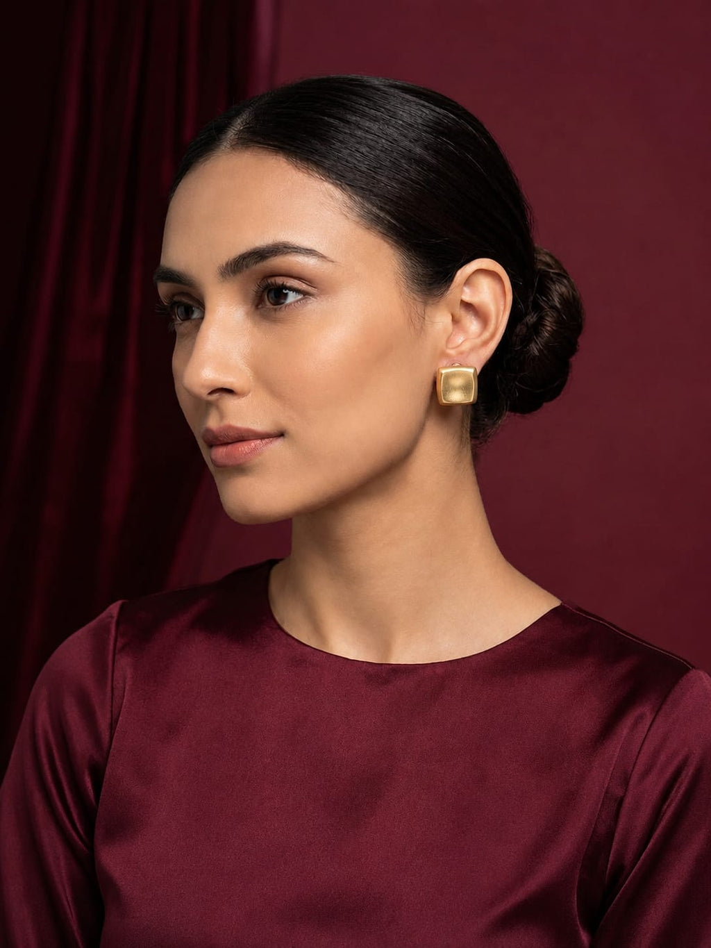 Contemporary Sq. Gold Stud