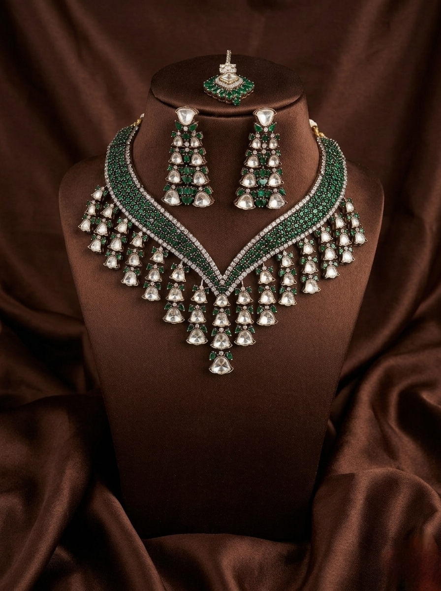 The Mughal Emerald Majesty Set