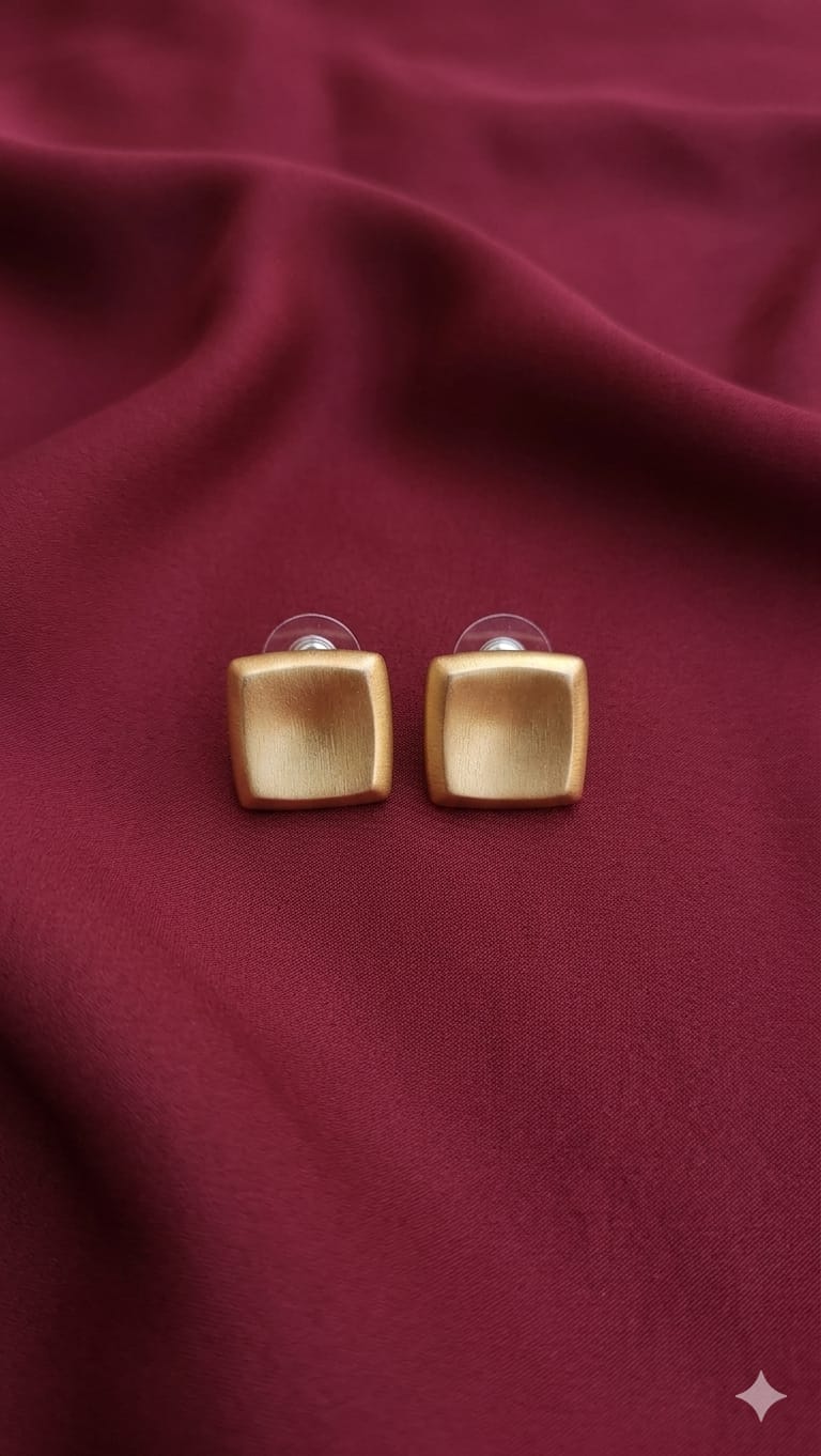 Contemporary Sq. Gold Stud