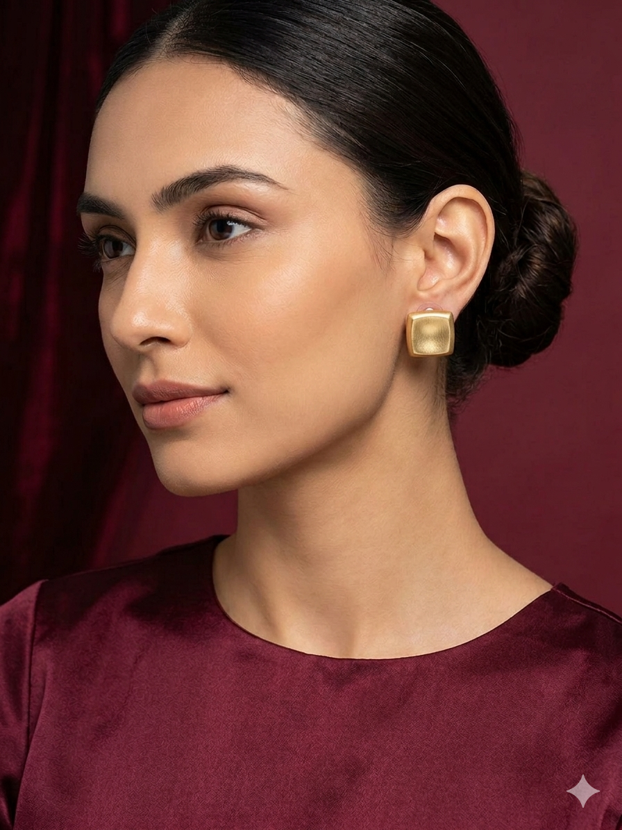 Contemporary Sq. Gold Stud