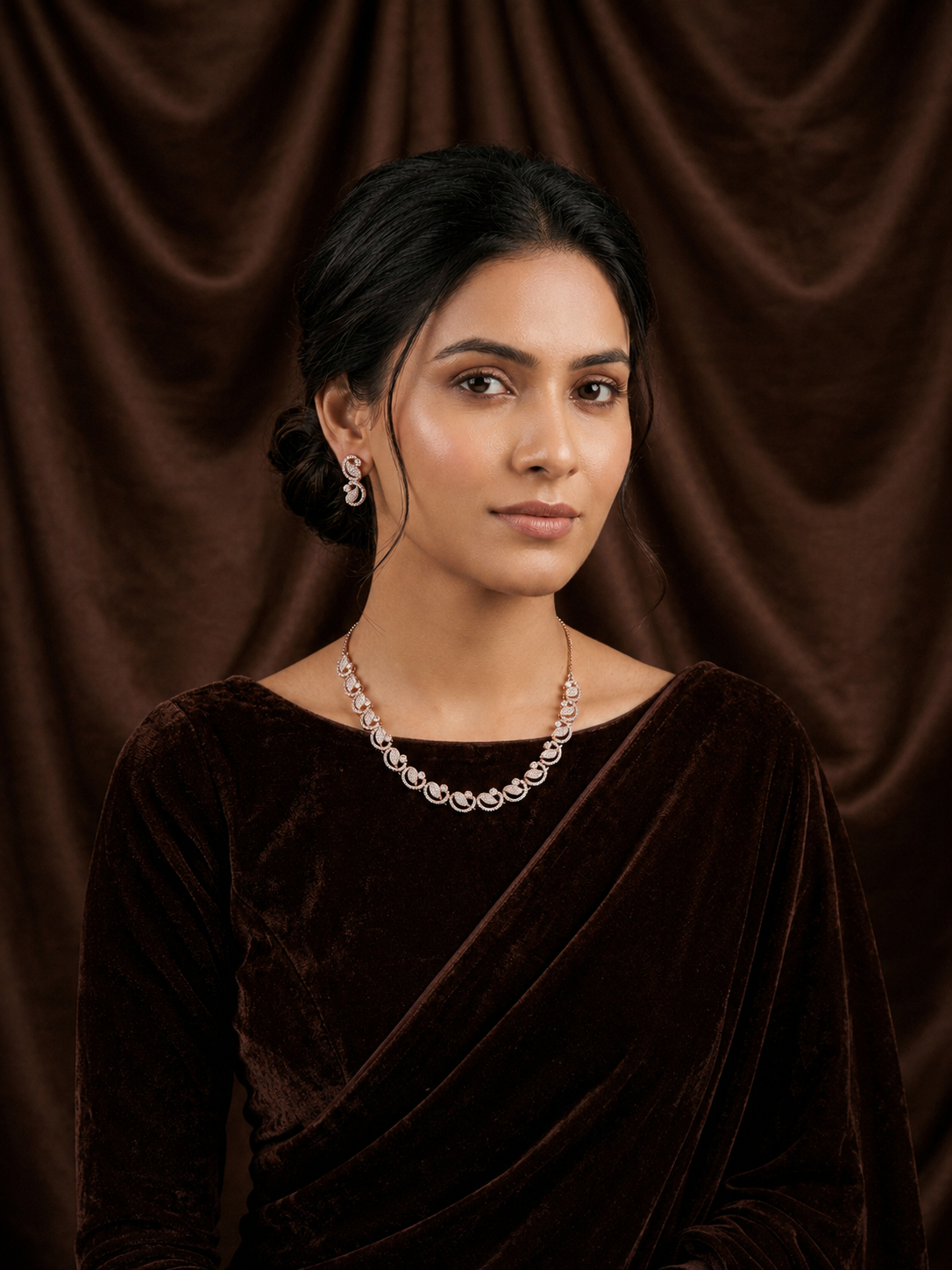 Luminous Lace Necklace Set