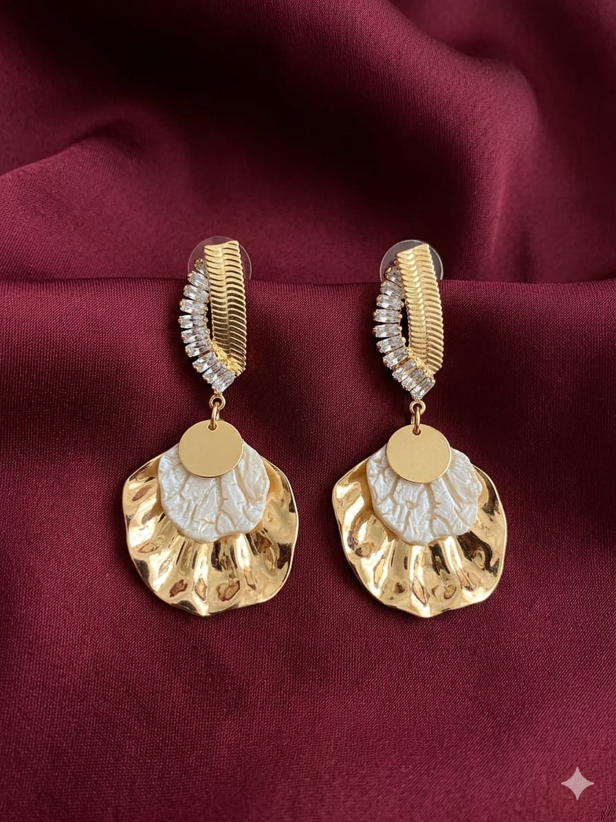 Seashell Gold Earrings