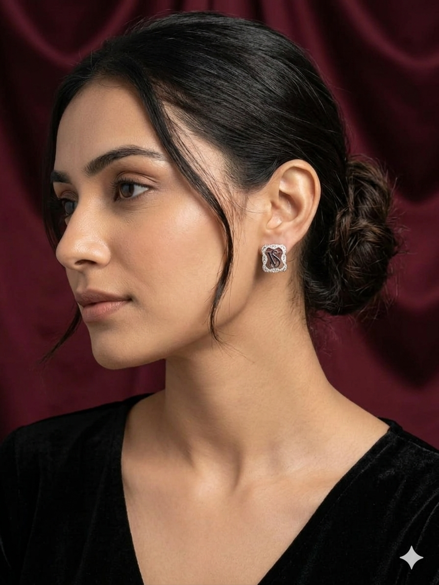 VS engraved earring